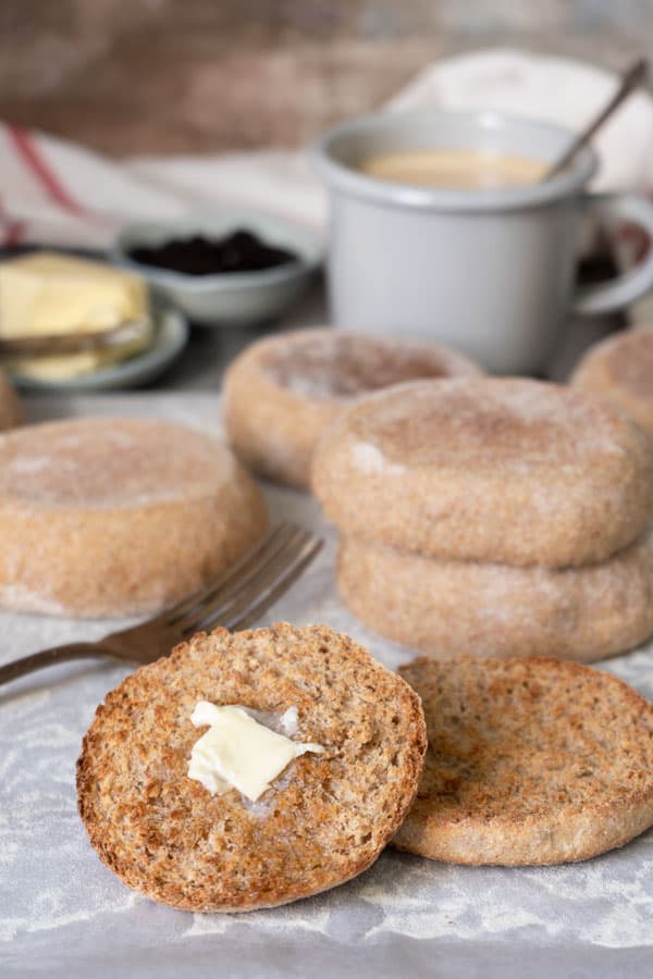 Whole Wheat English Muffins (Healthy Breakfast Bread) - El Mundo Eats