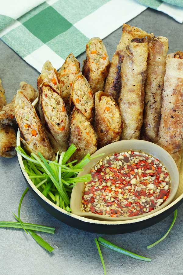 Fried Vietnamese Spring Rolls (Cha Gio) - El Mundo Eats