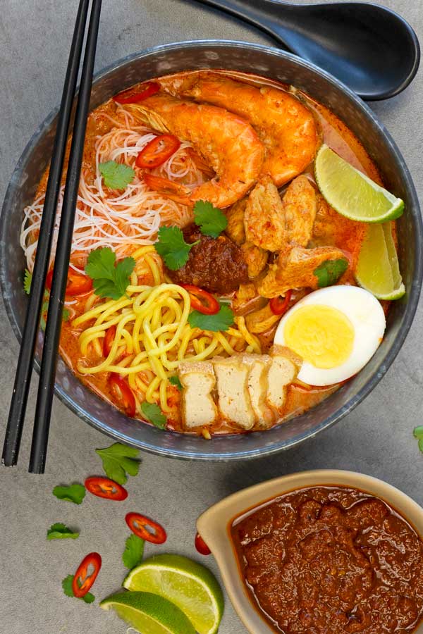 Red Curry Laksa Noodle Soup - El Mundo Eats