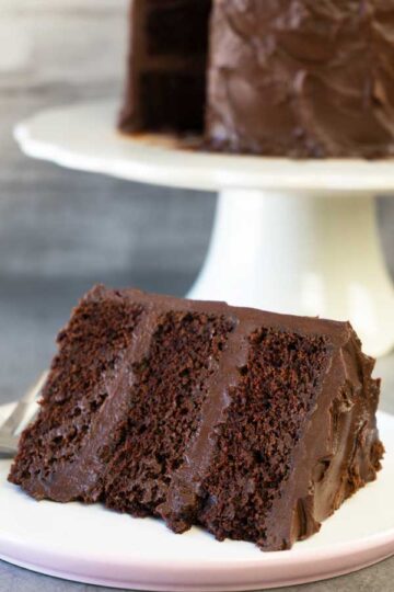 Devil's Food Cake with Sour Cream Chocolate Frosting - El Mundo Eats