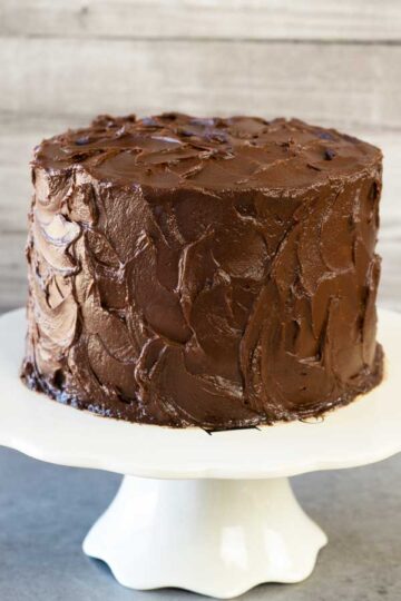 Devil's Food Cake with Sour Cream Chocolate Frosting - El Mundo Eats