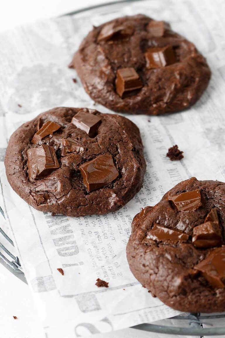 Double Chocolate Fudge Cookies - El Mundo Eats