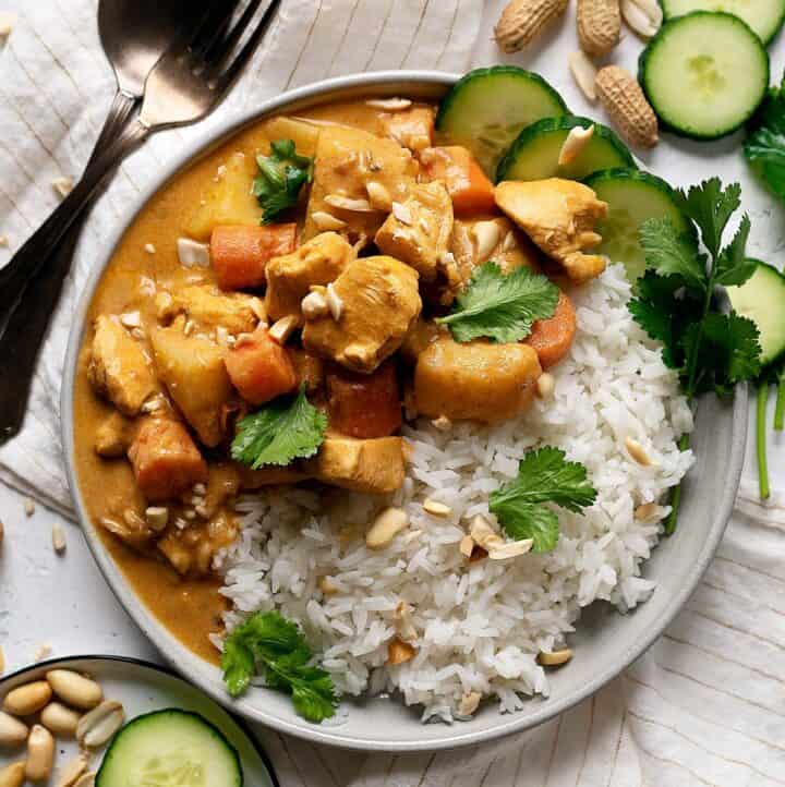 Quick 30 Minute Chicken Massaman Curry El Mundo Eats