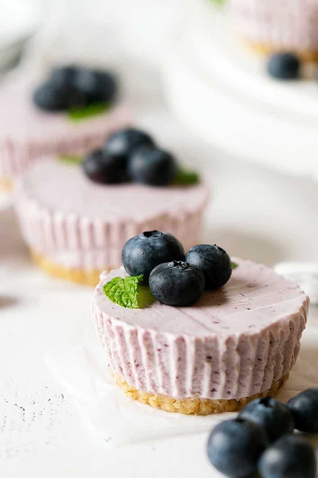Healthy No Bake Blueberry Mini Cheesecakes El Mundo Eats