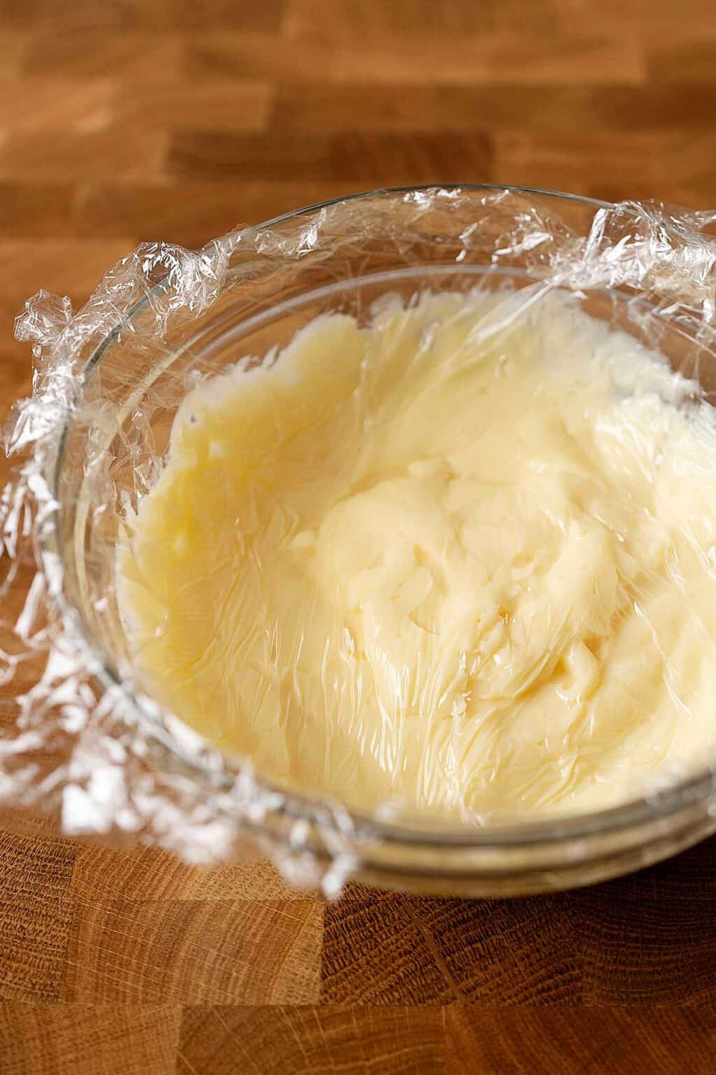 Healthier Vanilla Pastry Cream - El Mundo Eats