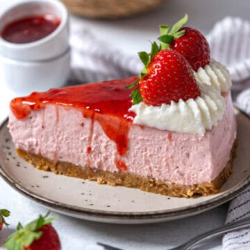 A portion of no-bake strawberry cheesecake.