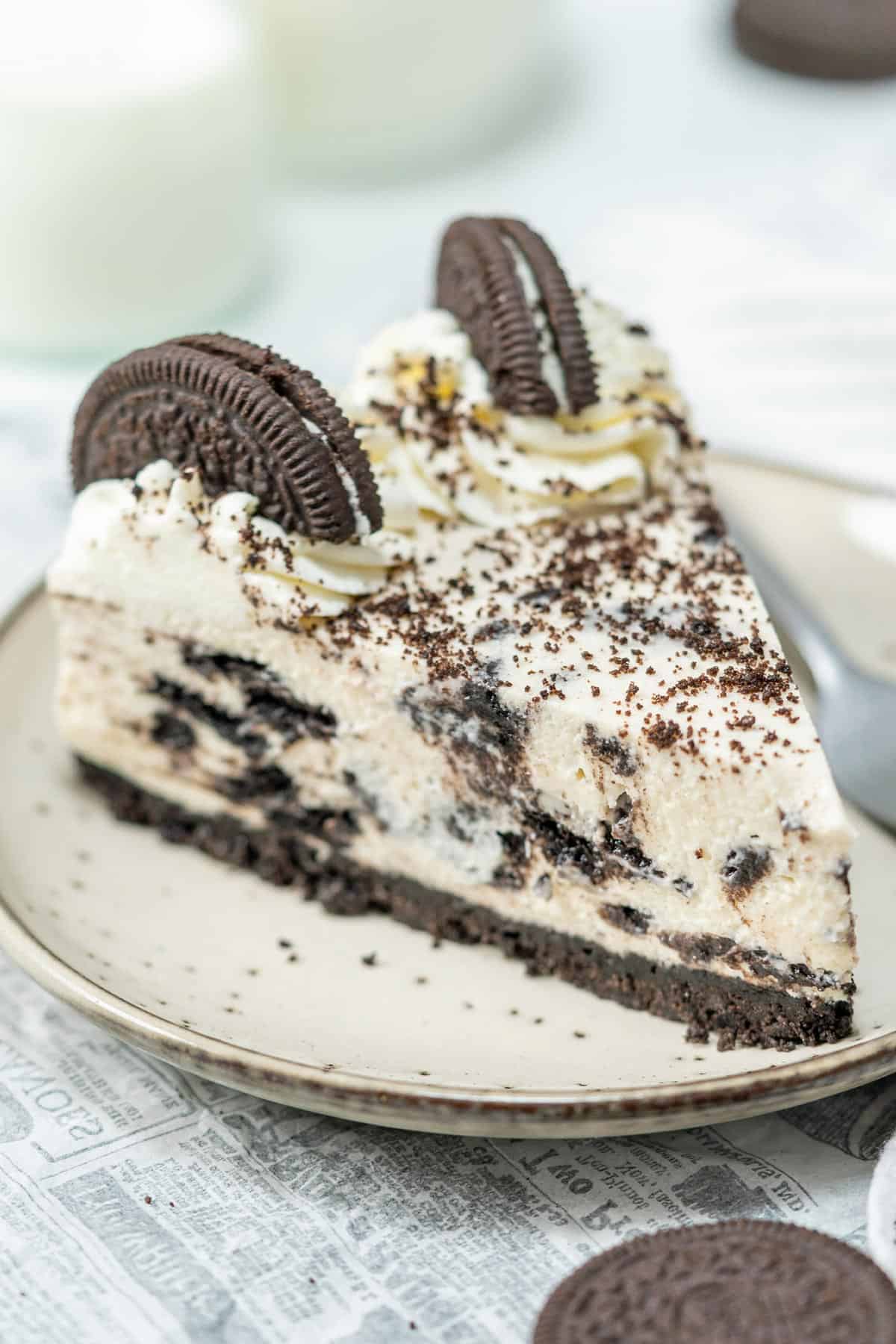 A slice of no-bake Oreo cheesecake.