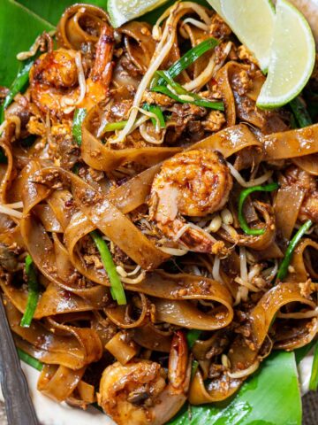 Char kway teow in a plate.